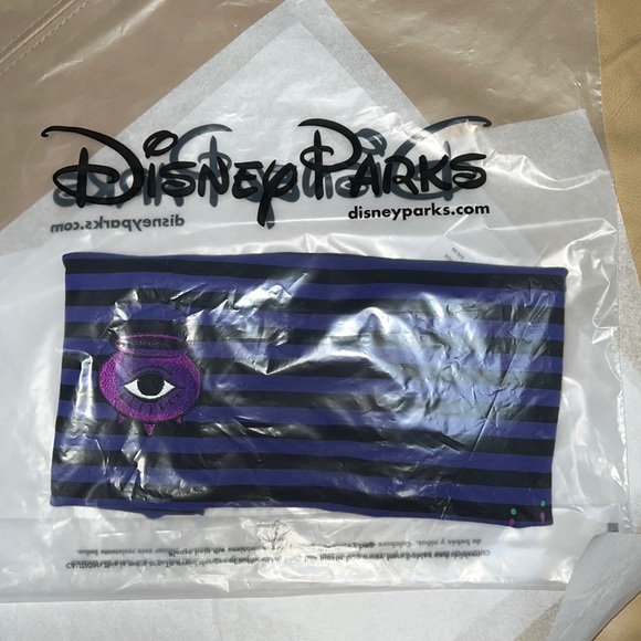 (L) Disney Hocus Pocus T-Shirt f/Women - Picture 13 of 14